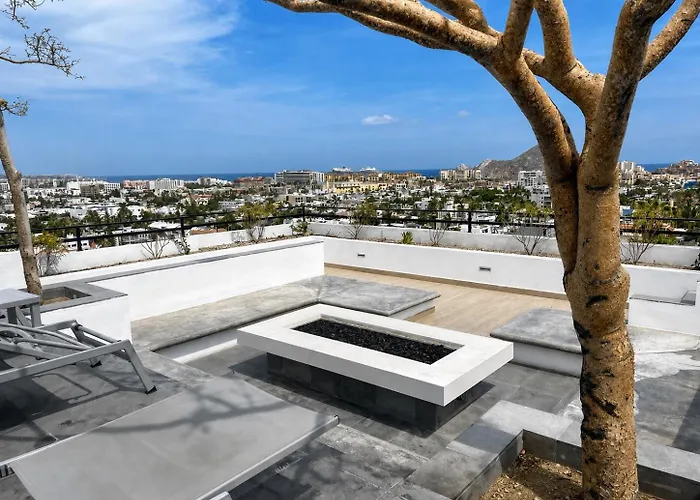 Cabo Skyview Retreat- Rooftop Pool & Gym Apartamento Cabo San Lucas